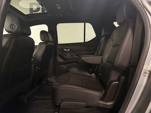 Used 2023 Chevrolet Traverse RS w/ LPO, Floor Liner Package AWD/4WD image 10