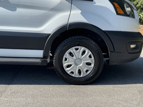 Used 2024 Ford Transit 250 Low Roof w/ Exterior Upgrade Package image 43