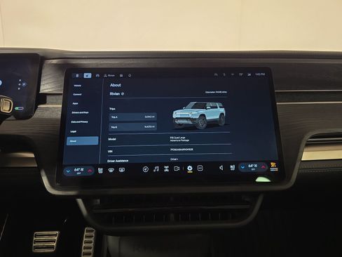 Used 2024 Rivian R1S Adventure AWD/4WD image 29
