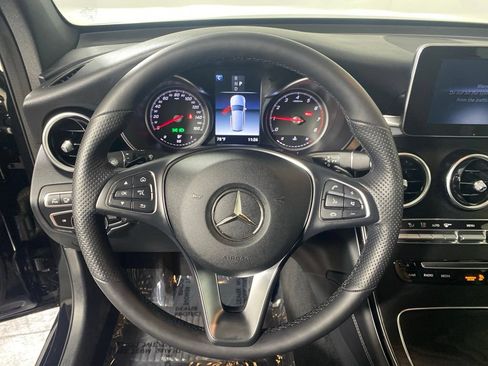 Used 2019 Mercedes-Benz GLC 300 4MATIC image 16