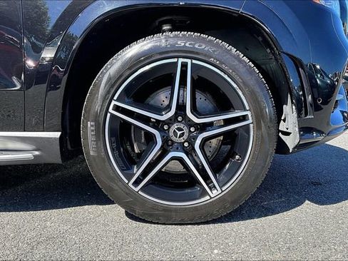 Used 2023 Mercedes-Benz GLS 450 4MATIC image 9