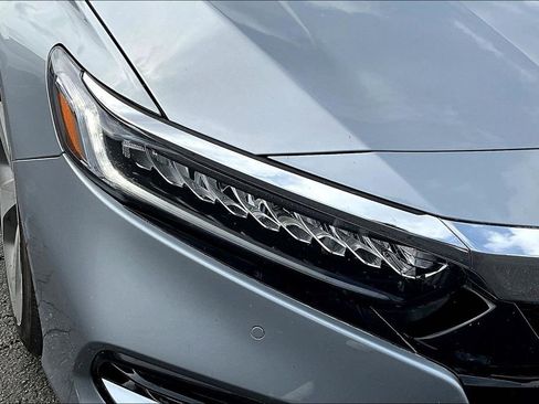 Used 2018 Honda Accord Touring image 30