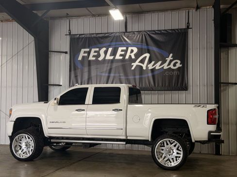 Used 2015 GMC Sierra 2500 Denali AWD/4WD image 4