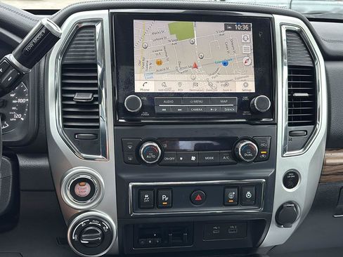 Used 2020 Nissan Titan SL w/ Moonroof Package image 33