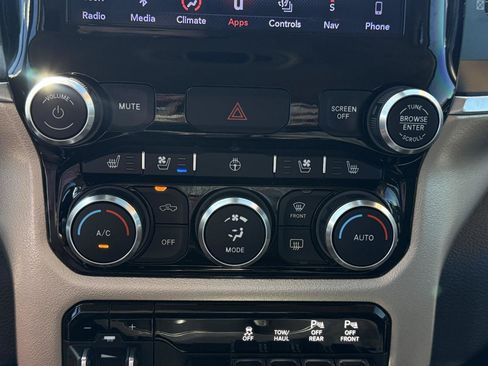 Used 2019 RAM 1500 Laramie AWD/4WD image 64