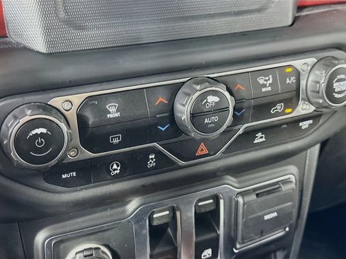 Used 2021 Jeep Wrangler Rubicon AWD/4WD image 26
