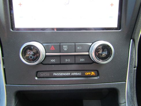 Certified 2022 Ford Edge ST w/ Equipment Group 401A image 34