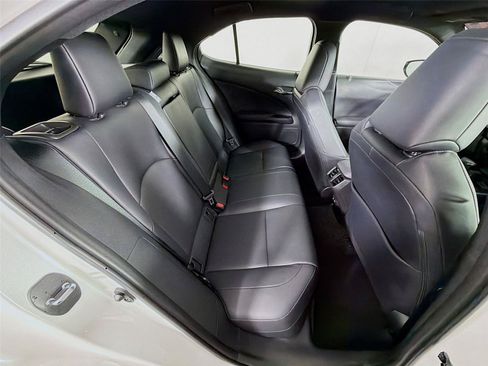 Used 2019 Lexus UX 200 FWD image 29