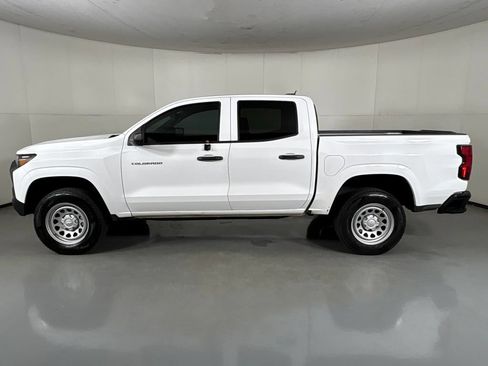 Used 2024 Chevrolet Colorado W/T w/ WT Convenience Package II RWD image 5