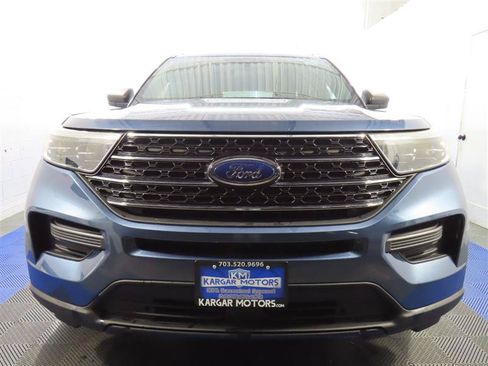 Used 2020 Ford Explorer XLT RWD image 3