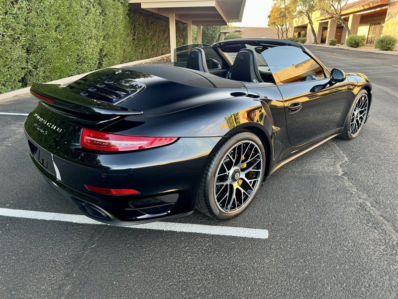 Used 2015 Porsche 911 Turbo S w/ High-end Infotainment Package AWD/4WD image 20