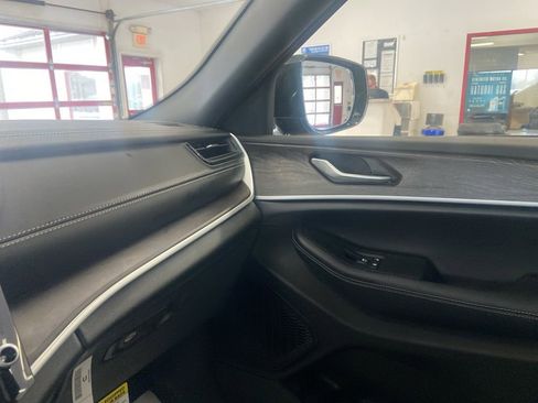 New 2026 Jeep Grand Cherokee Laredo image 39