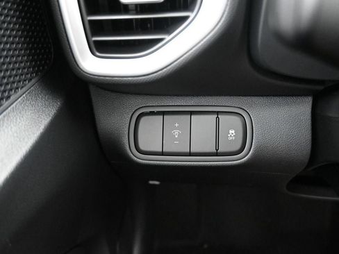 New 2025 Hyundai Venue SEL image 21