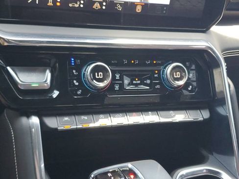 Used 2025 GMC Sierra 1500 Denali Ultimate AWD/4WD image 19