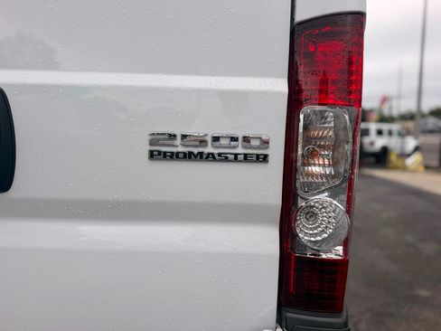 Used 2025 RAM ProMaster 2500 w/ Convenience Group FWD image 23