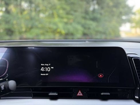Used 2023 Kia Sportage EX FWD image 17