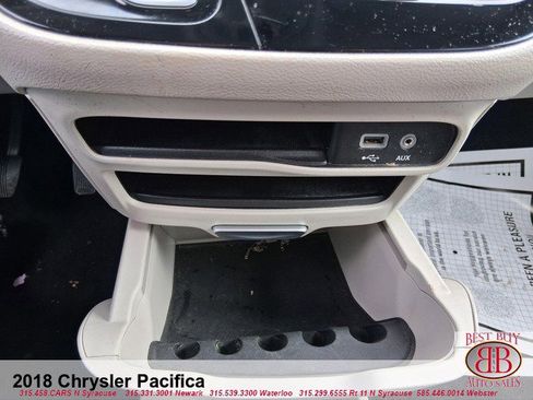 Used 2018 Chrysler Pacifica Touring-L image 20