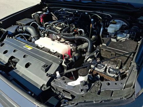 Certified 2025 Toyota Tacoma SR5 AWD/4WD image 27