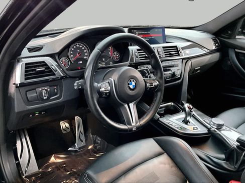 Used 2018 BMW M3 RWD image 18