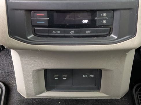 Used 2021 Volkswagen Atlas SEL FWD image 31