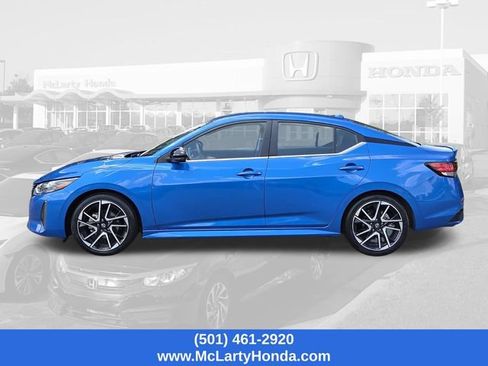 Used 2025 Nissan Sentra SR FWD image 2