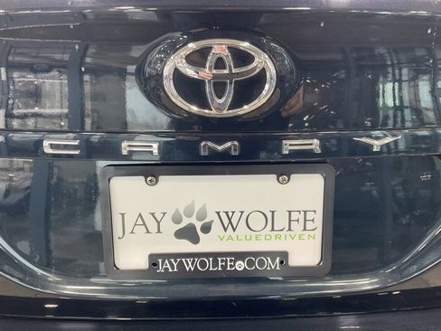 Used 2018 Toyota Camry LE image 21