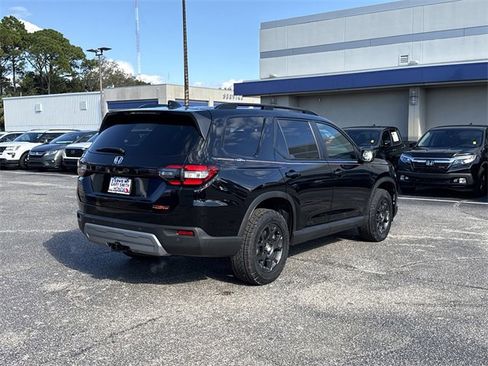 New 2025 Honda Pilot TrailSport image 5