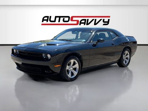 Used 2021 Dodge Challenger SXT RWD image 3