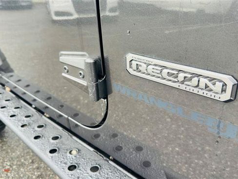 Used 2018 Jeep Wrangler Rubicon AWD/4WD image 15