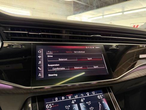 Used 2019 Audi Q8 Prestige w/ Luxury Package AWD/4WD image 29