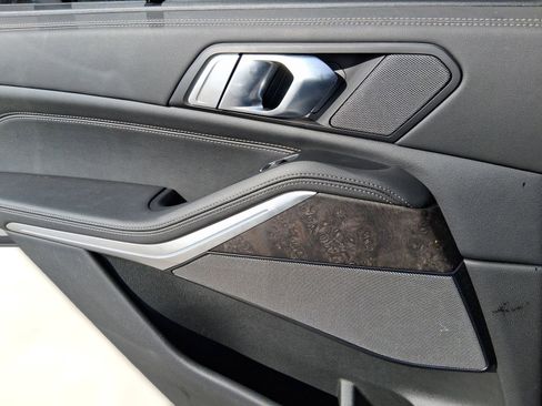 Used 2024 BMW X5 xDrive40i w/ M Sport Package image 28