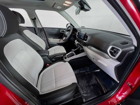 Certified 2026 Hyundai Venue SEL FWD image 28