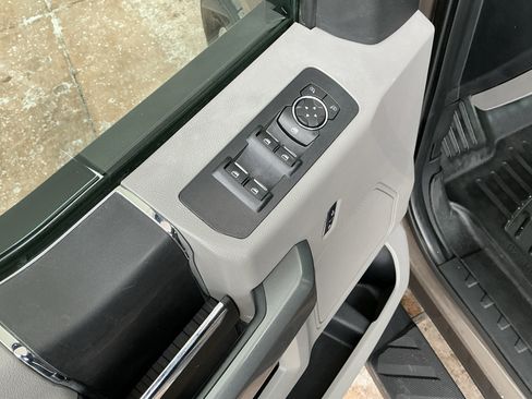 Used 2017 Ford F150 XLT w/ Trailer Tow Package image 15