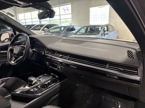 Used 2017 Audi Q7 3.0T Prestige w/ Prestige Package AWD/4WD image 3