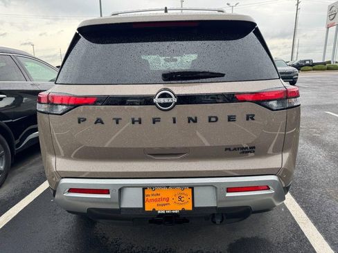 Used 2025 Nissan Pathfinder Platinum image 4