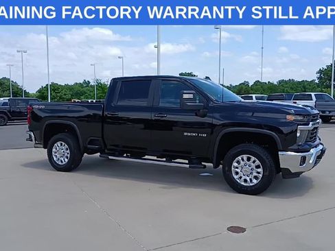 Used 2025 Chevrolet Silverado 3500 LT w/ Safety Package AWD/4WD image 2