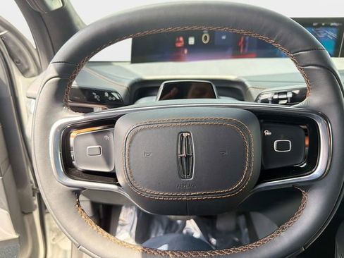 Used 2025 Lincoln Navigator L Black Label AWD/4WD image 25