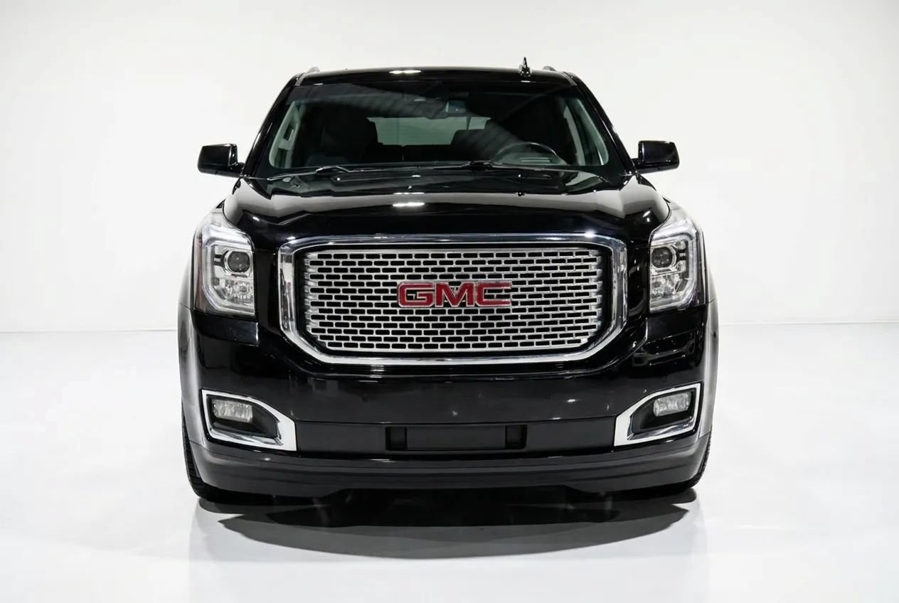 Used 2017 GMC Yukon Denali w/ Open Road Package AWD/4WD image 2