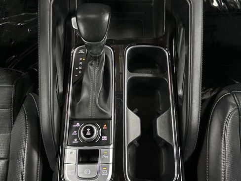 Used 2022 Kia Telluride SX w/ SX Prestige Package image 24