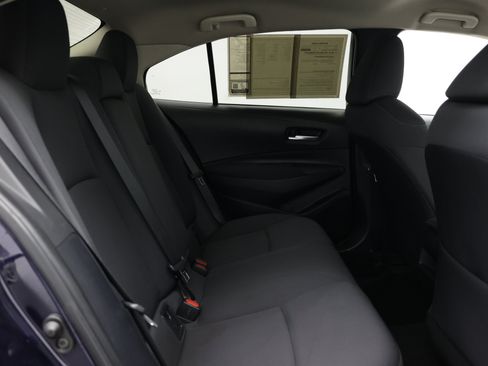 Used 2021 Toyota Corolla LE FWD image 31