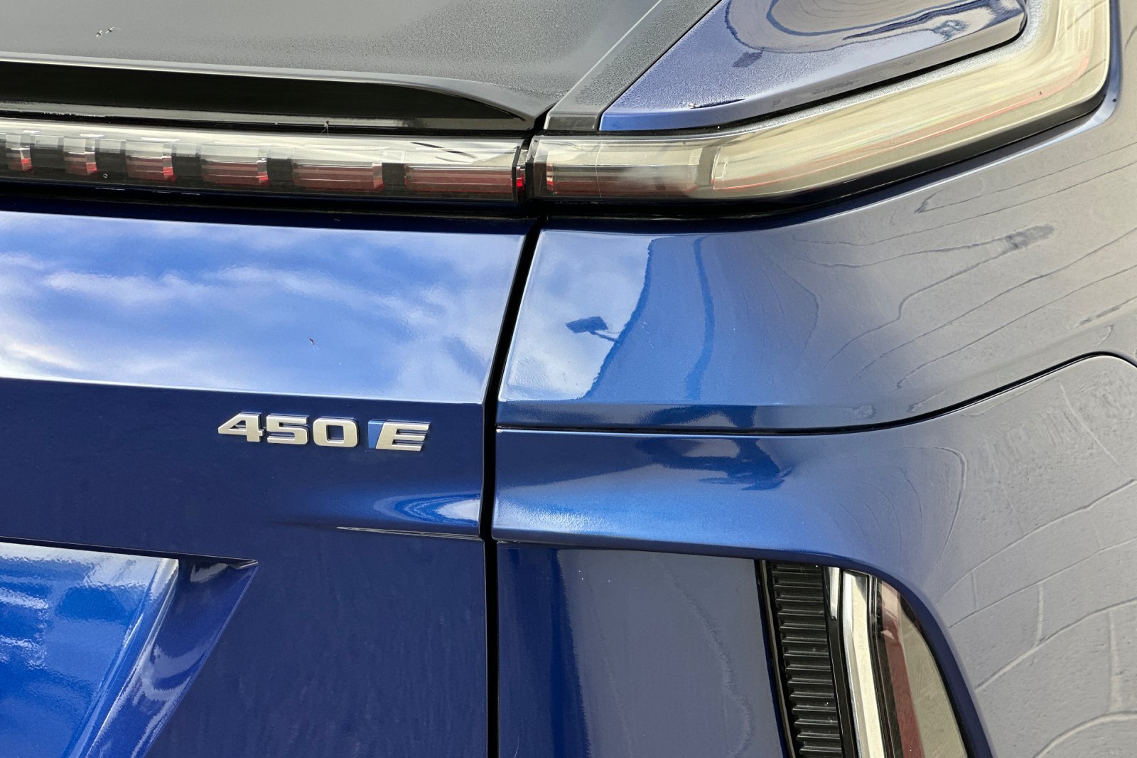 Certified 2024 Cadillac Lyriq Luxury RWD image 37