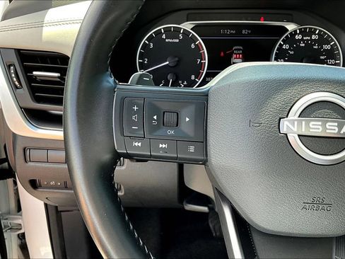 Used 2025 Nissan Rogue SV FWD image 12