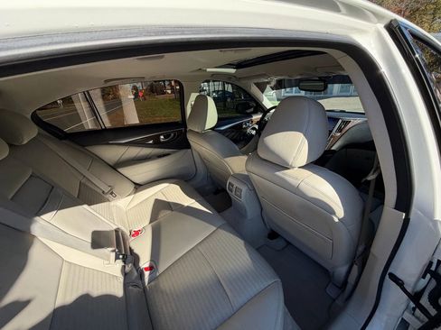 Used 2015 INFINITI Q50 Sport w/ Deluxe Touring Package image 15