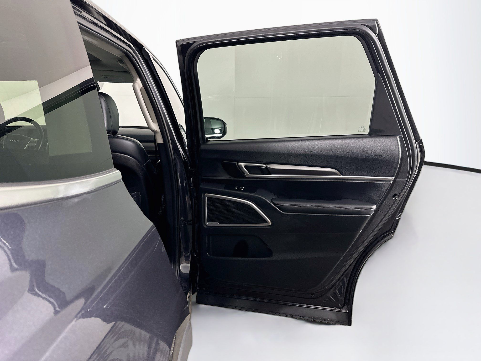 Used 2025 Kia Telluride S FWD image 33