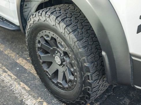 Used 2019 Ford F150 Raptor w/ Equipment Group 802A Luxury image 9