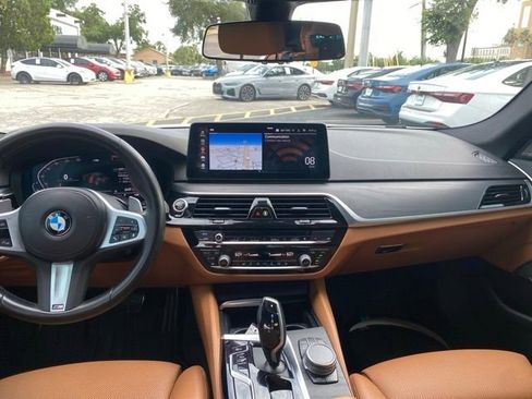Used 2022 BMW 530i w/ M Sport Package RWD image 9