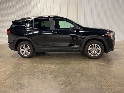 Certified 2023 GMC Terrain SLE w/ Driver Convenience Package image 2