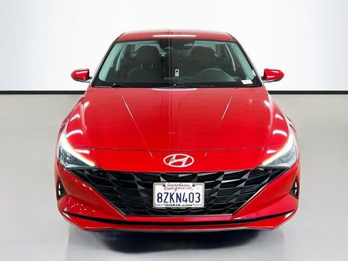 Used 2022 Hyundai Elantra SEL image 2