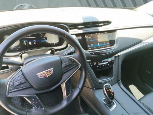 Used 2019 Cadillac XT5 Premium Luxury AWD/4WD image 10