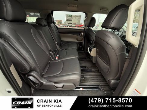 New 2026 Kia Carnival FWD image 33